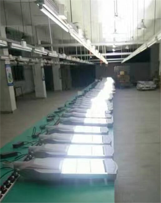 华可太阳能团队赶货中