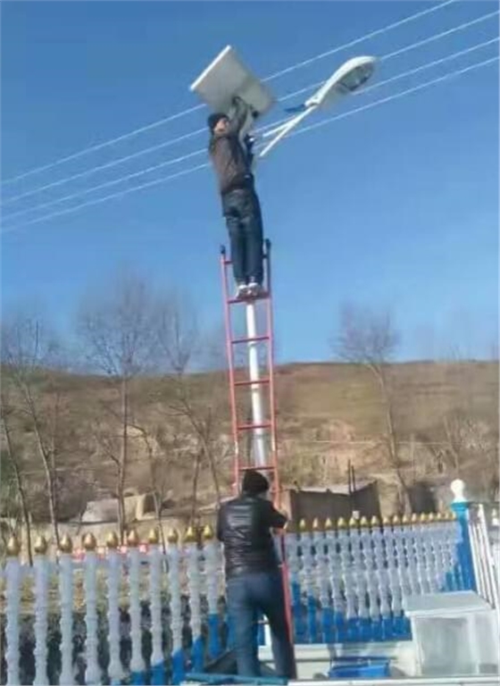 新疆led太阳能路灯安装