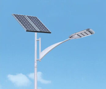 华可：led太阳能路灯的抗雨天数是可以设置的