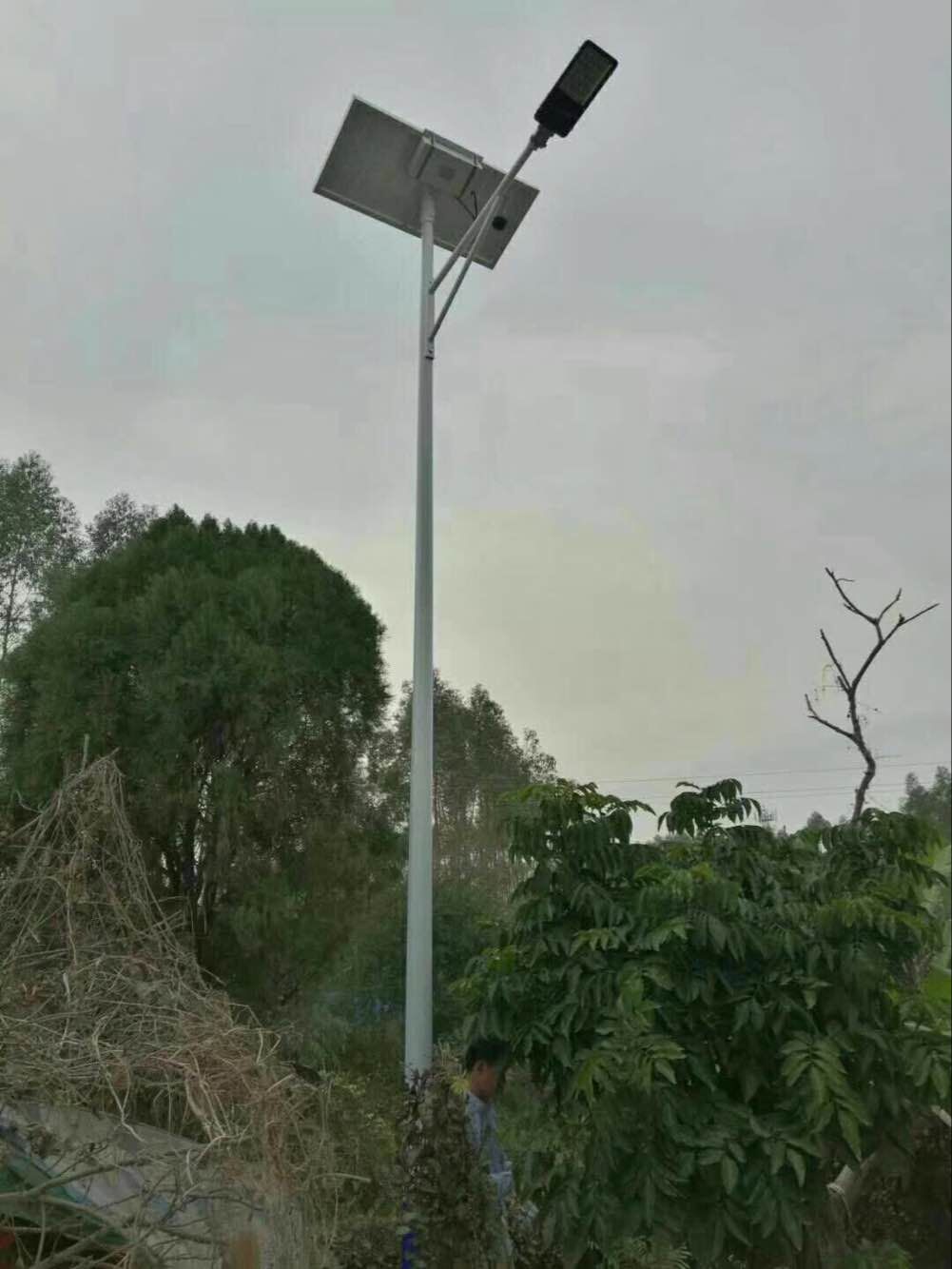 华可工程案例：湖南怀化100套太阳能路灯发货啦！